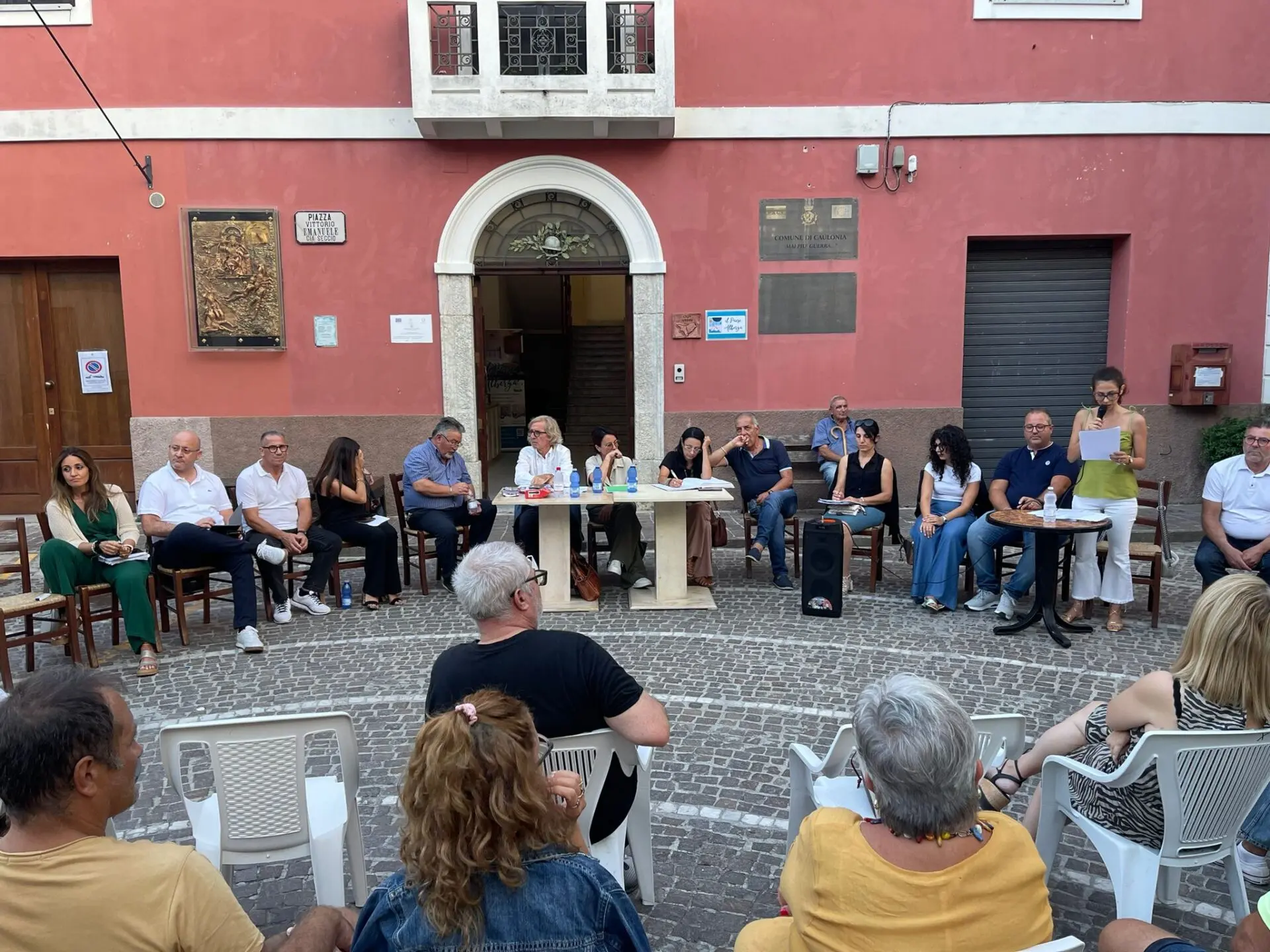 Caulonia e la frana che ha inghiottito il centro storico, dal consiglio comunale aperto nessuna risposta sui lavori