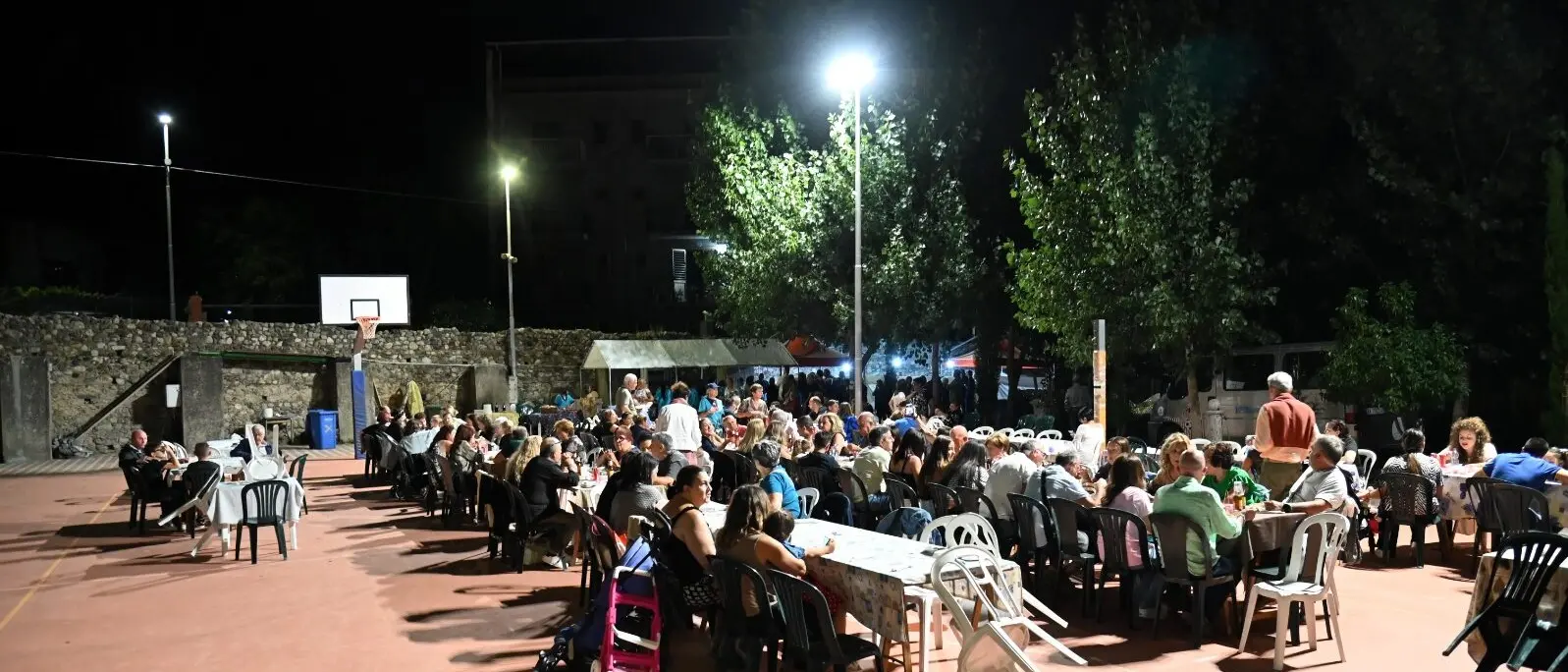 A Cannavò presso il centro ricreativo San Nicola la \"Maccheronata sotto le stelle\"