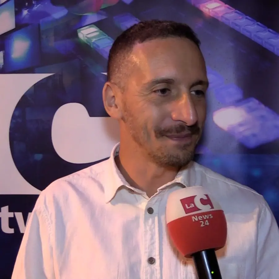 Bova celebra Fabio Mollo con il premio “Chòra tu Vùa”: un omaggio a cinema e radici
