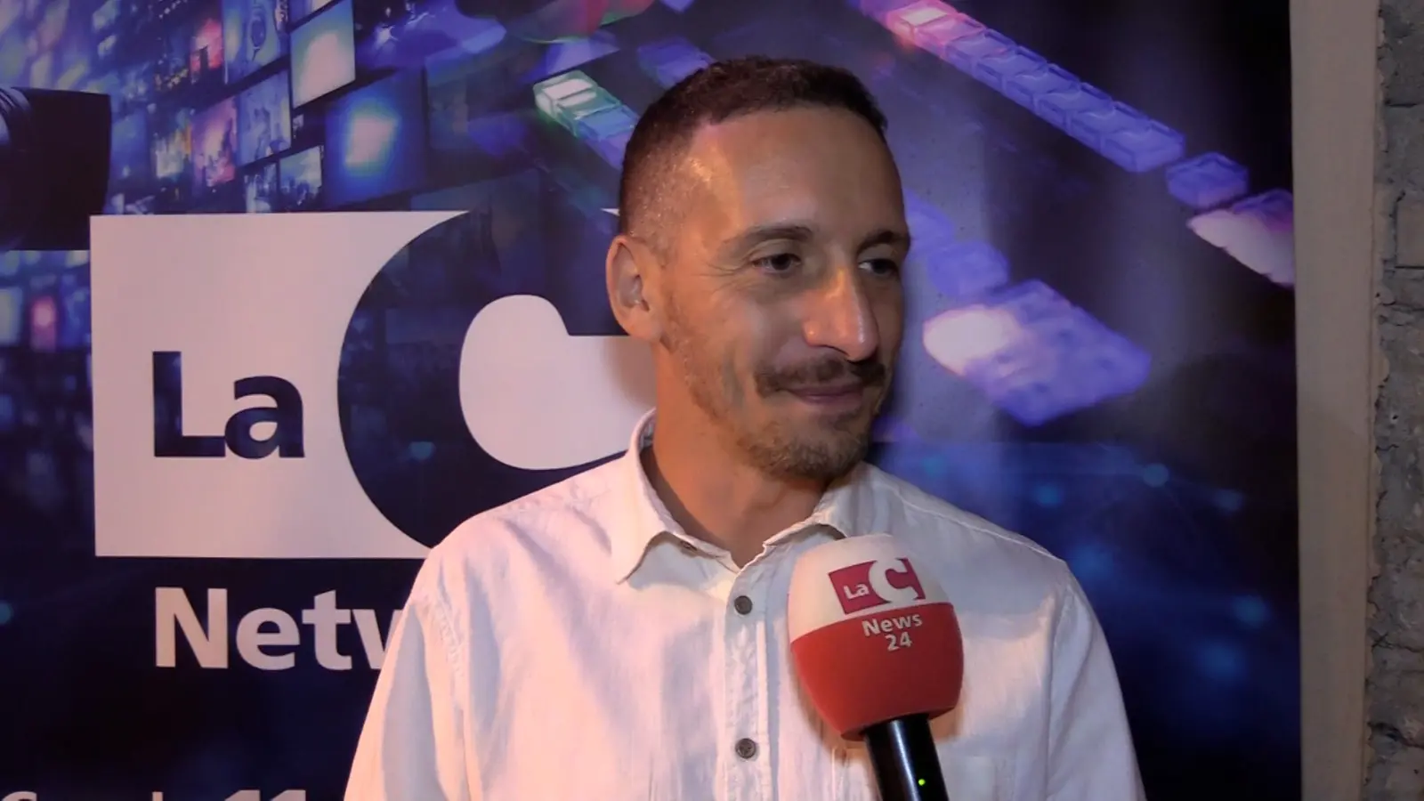 Bova celebra Fabio Mollo con il premio “Chòra tu Vùa”: un omaggio a cinema e radici