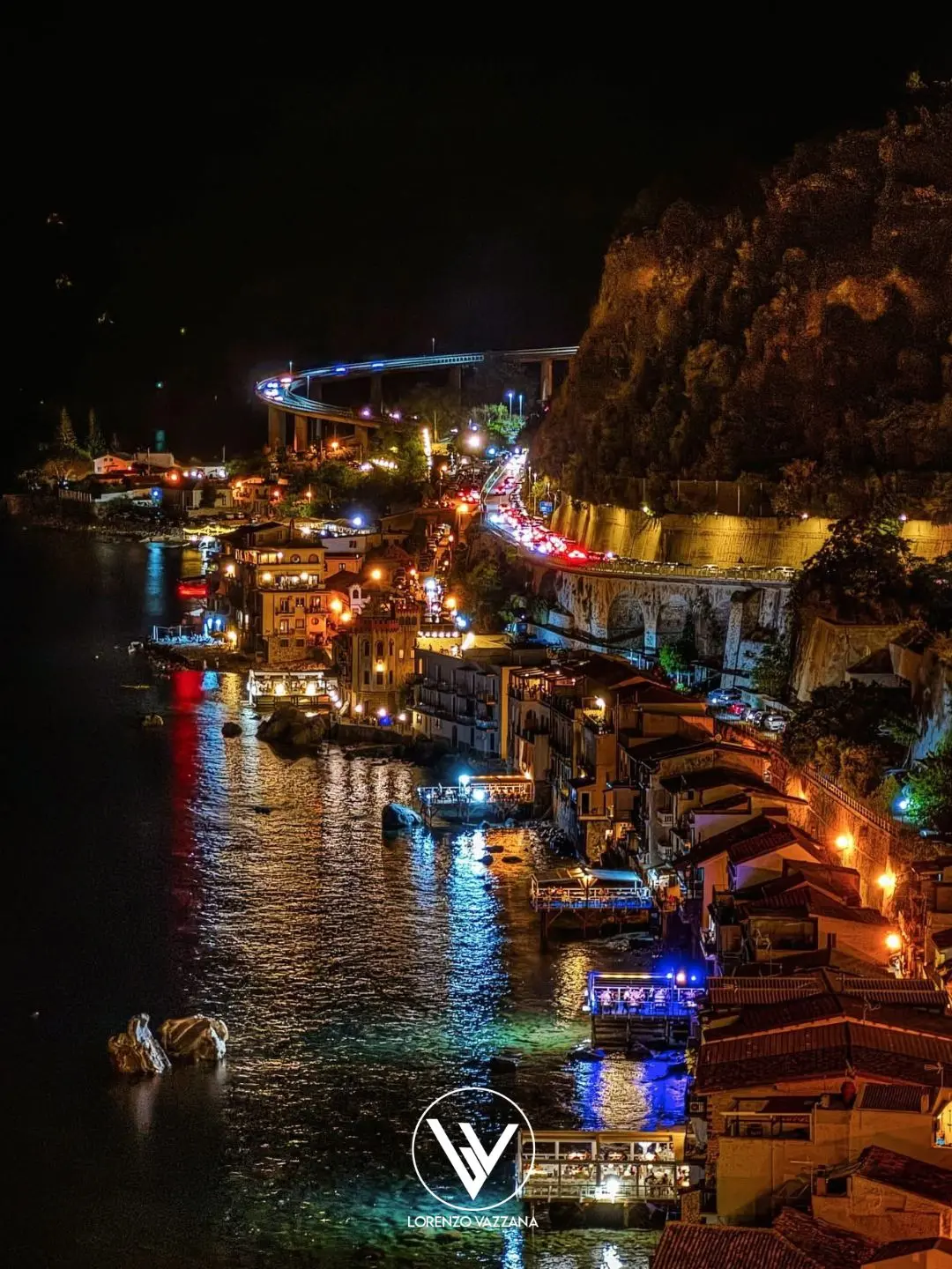 LA FOTO DEL GIORNO | Chianalea, il presepe sul mare