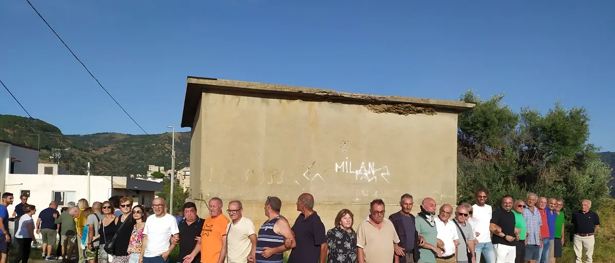 Reggio, Mosorrofa senza acqua: residenti in protesta presso l'acquedotto