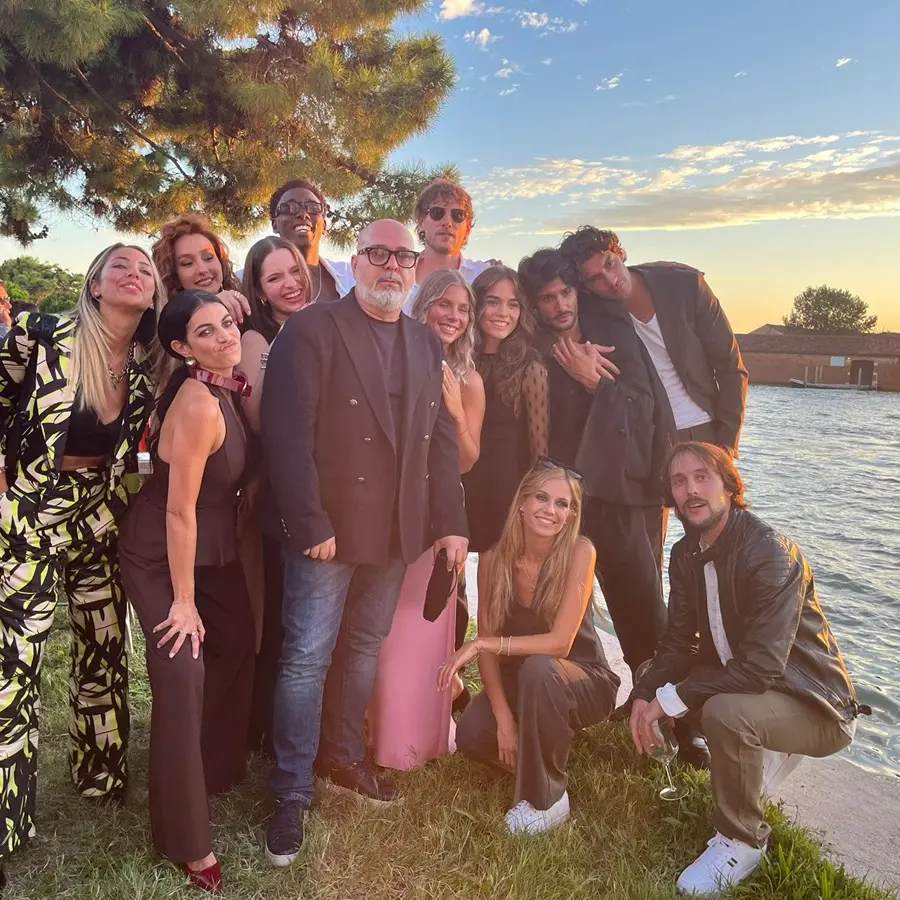 Venezia 82, il regista di Gioia Tauro Davide Manganaro presenta la docu-serie “Creatives”