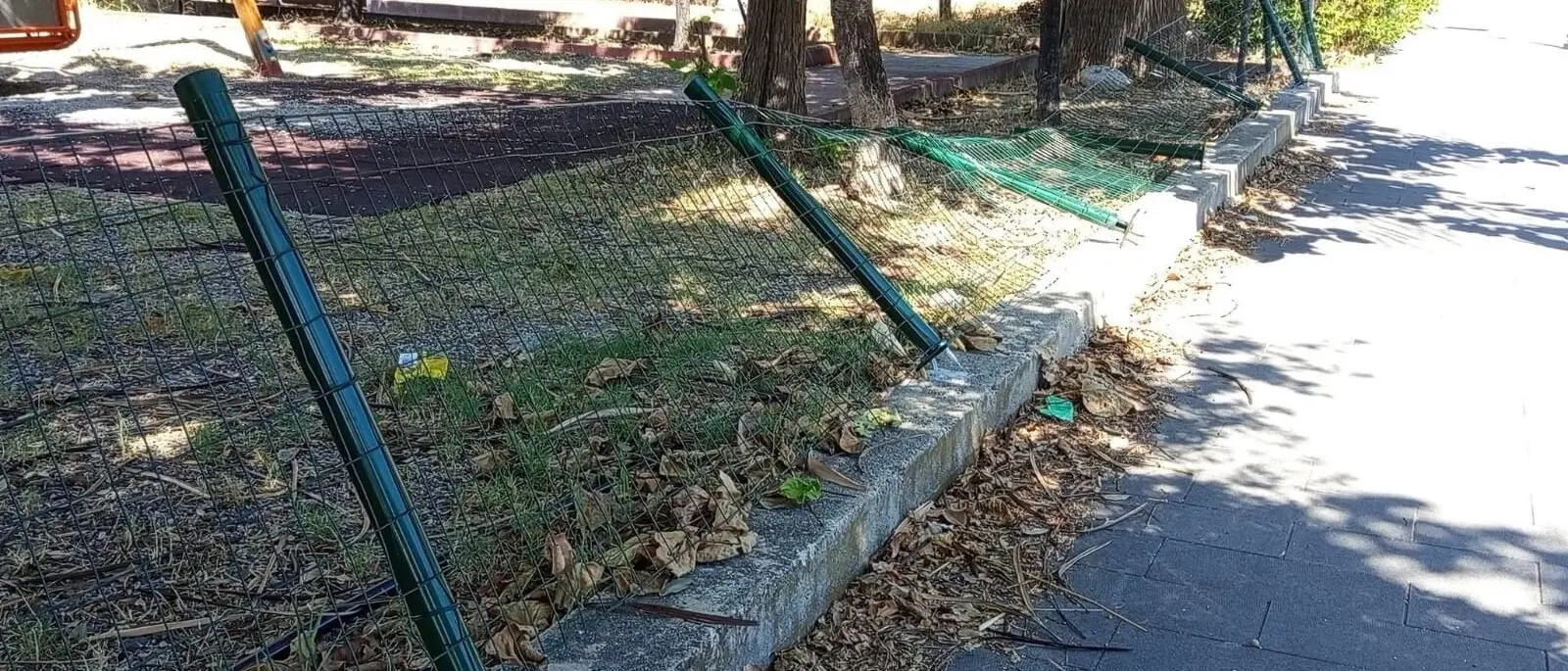 Caulonia, vandalizzato il parco giochi di Marina: Comune annuncia controlli e lavori di ripristino