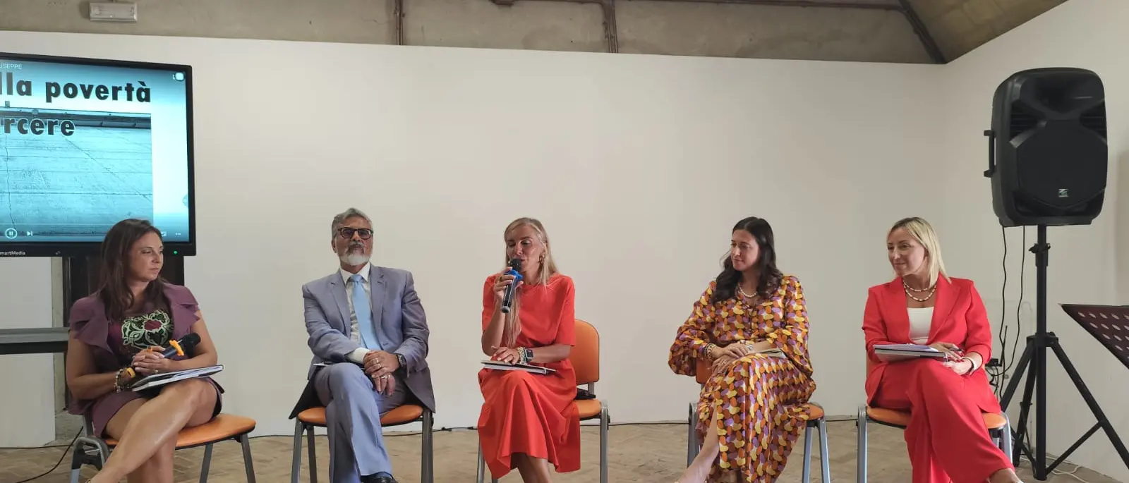 “I volti della povertà in carcere”, al Castello Aragonese una mostra che dà voce agli invisibili