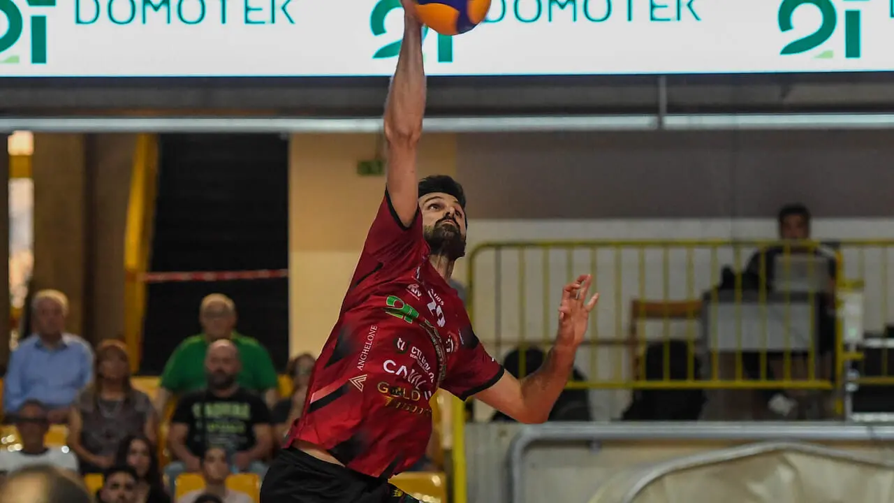 Domotek Volley, Enrico Lazzaretto sceglie ancora Reggio Calabria: «Qui mi sento a casa, ora riempiamo l’Arena»