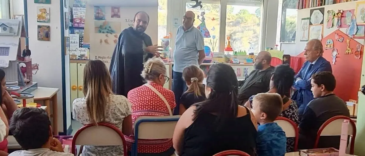 Reggio, nel segno di Maria la cena solidale il dono delle alle carrozzine al Gom e il cantastorie in Pediatria