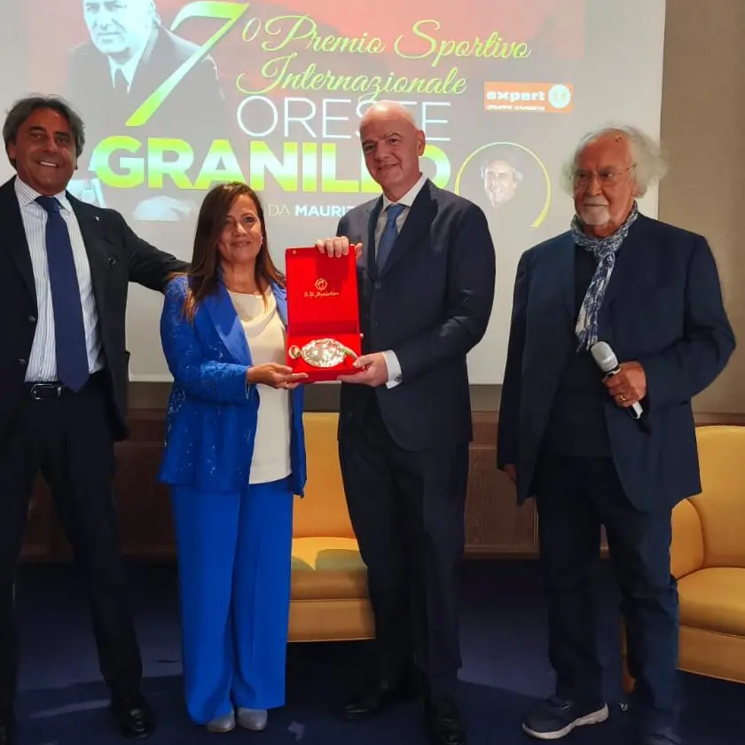 Reggio Calabria, il presidente Infantino al Premio Granillo: «Il calcio unisce i popoli. Forza Reggina, riportiamola in Serie A»