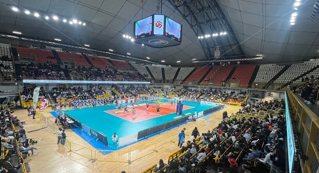 Domotek Volley si presenta all’Arena dello Stretto \"Ciccio Franco\", la città abbraccia la sua squadra