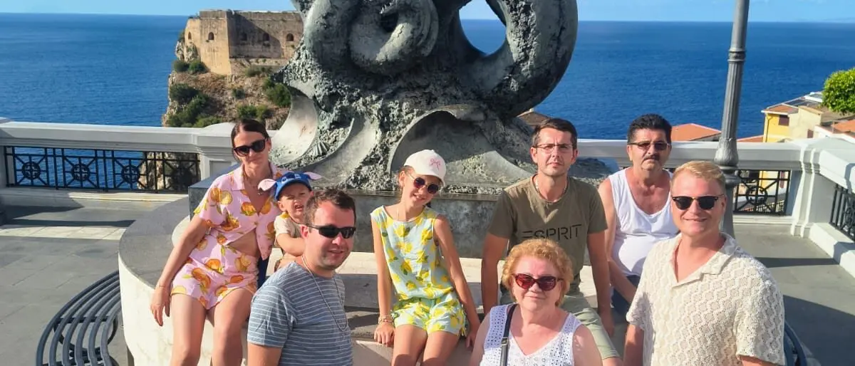 Turisti polacchi in Calabria: boom sulla Costa dei Gelsomini grazie a Ryanair e agli accordi con Katowice