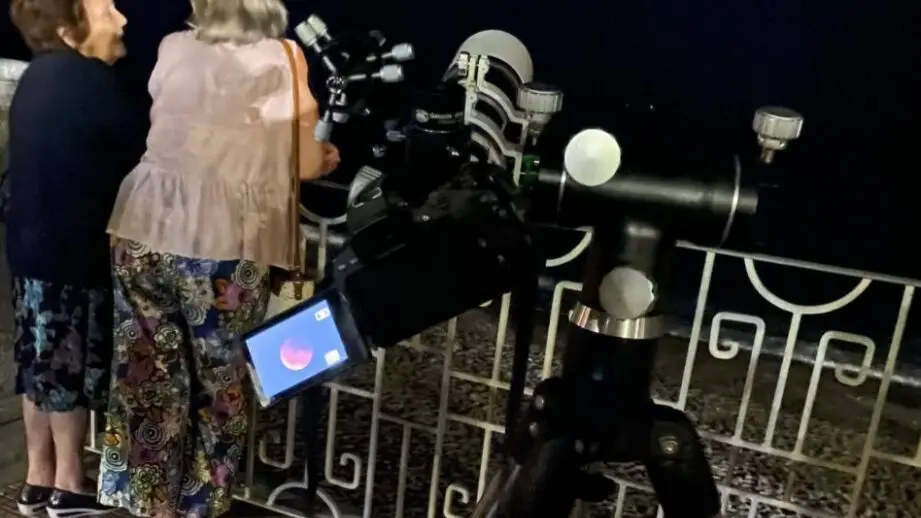 Locri, una notte sotto la “Luna di sangue” con il Polo Liceale e l’Osservatorio Pythagoras