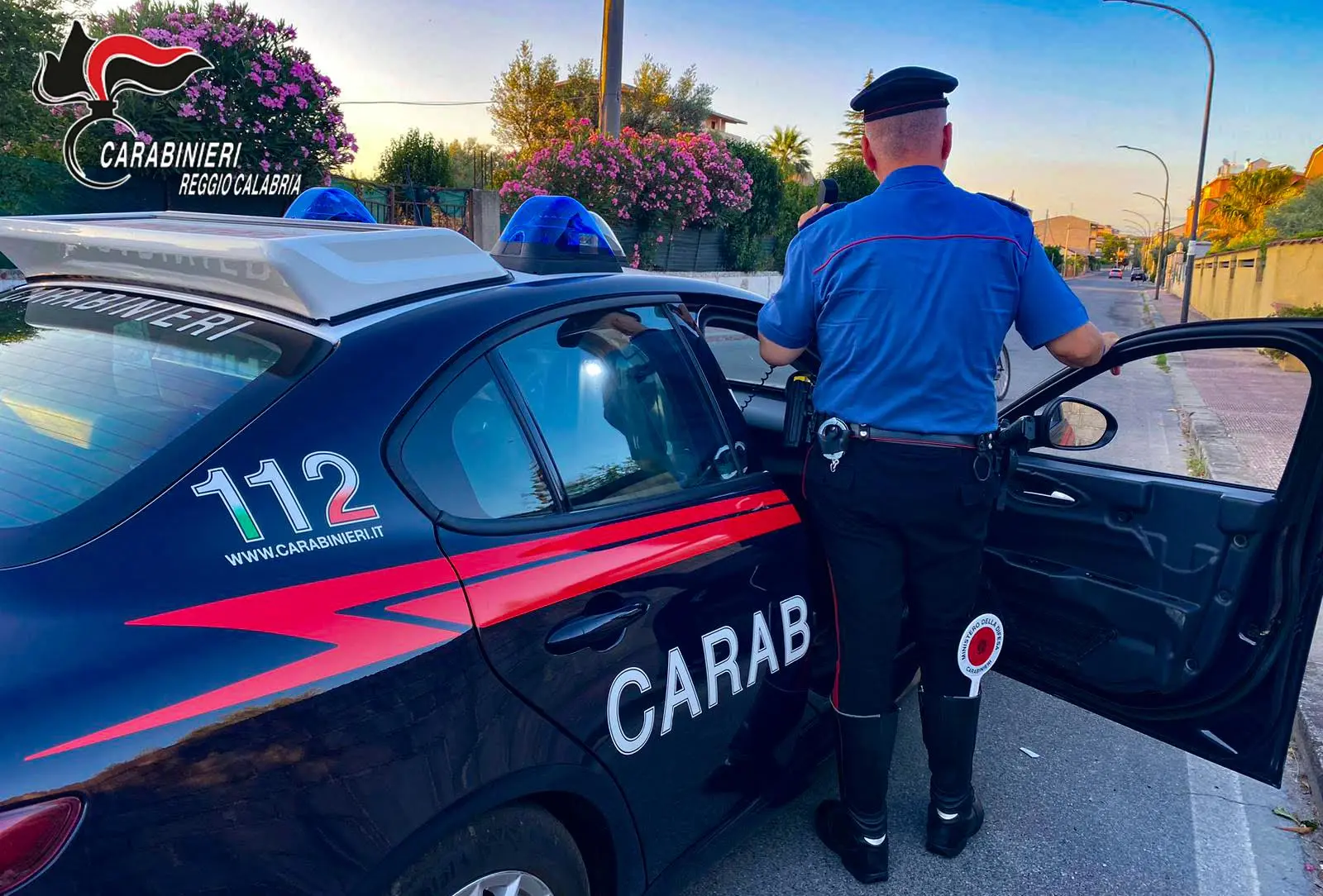 Reggio, tenta la fuga con 16 chili di marijuana: arrestato a Pellaro