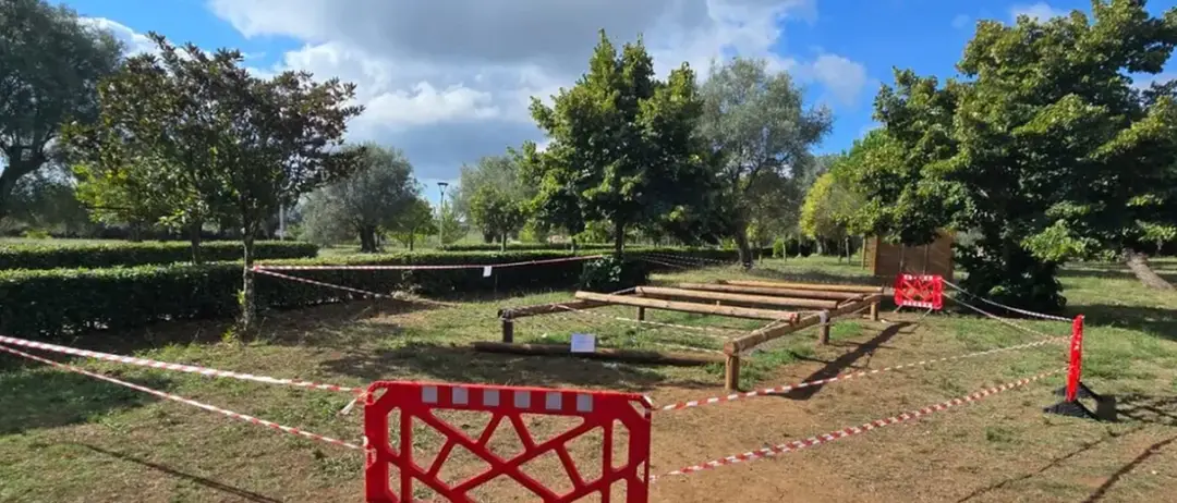 Vibo, è morto il bambino di tre anni travolto da una trave nel parco urbano