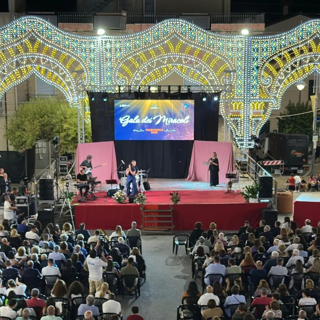 A Taurianova l'evento \"Gala dei Miracoli\" in piazza Macrì