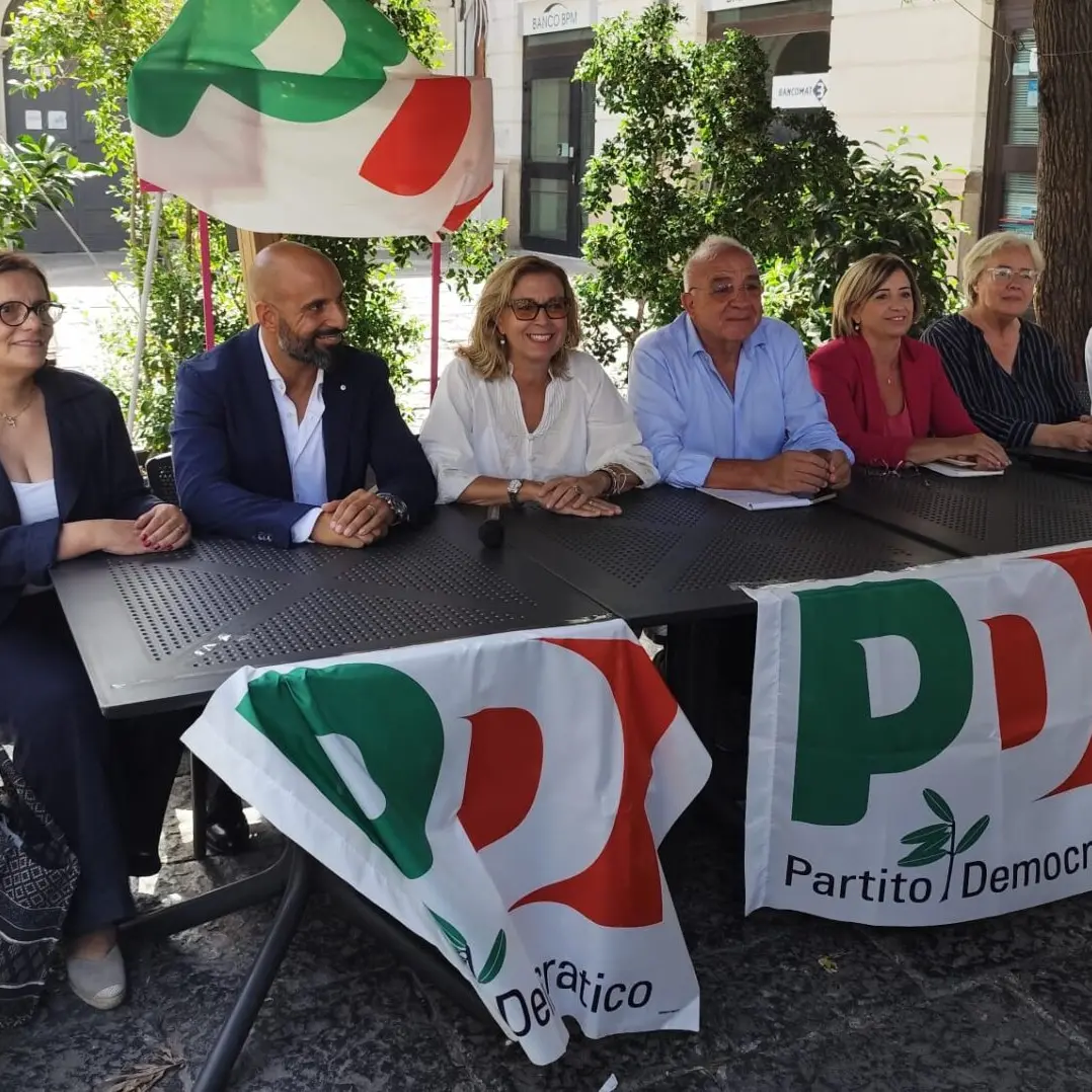 Reggio, il Pd presenta i candidati predicando unità e offrendo nuovi \"modelli\" alla Regione: «Possiamo vincere»