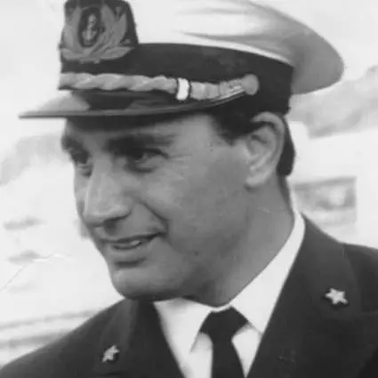 Navi dei veleni, «riaprire le indagini del capitano De Grazia»