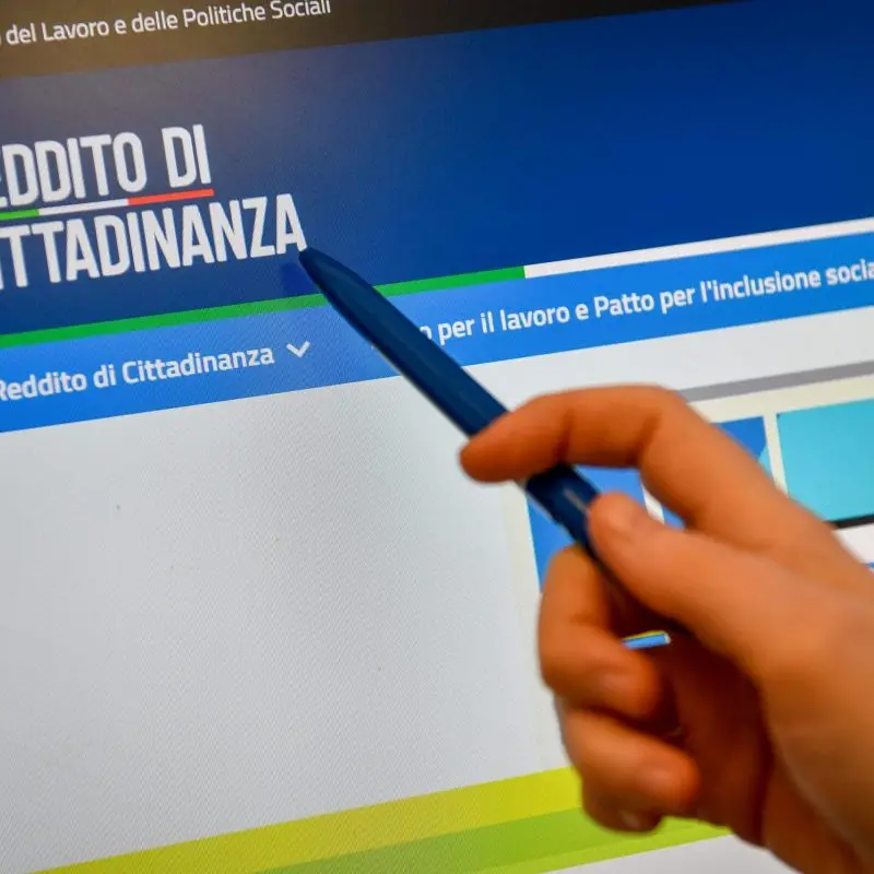Stop reddito di cittadinanza a Reggio, ecco la disciplina transitoria