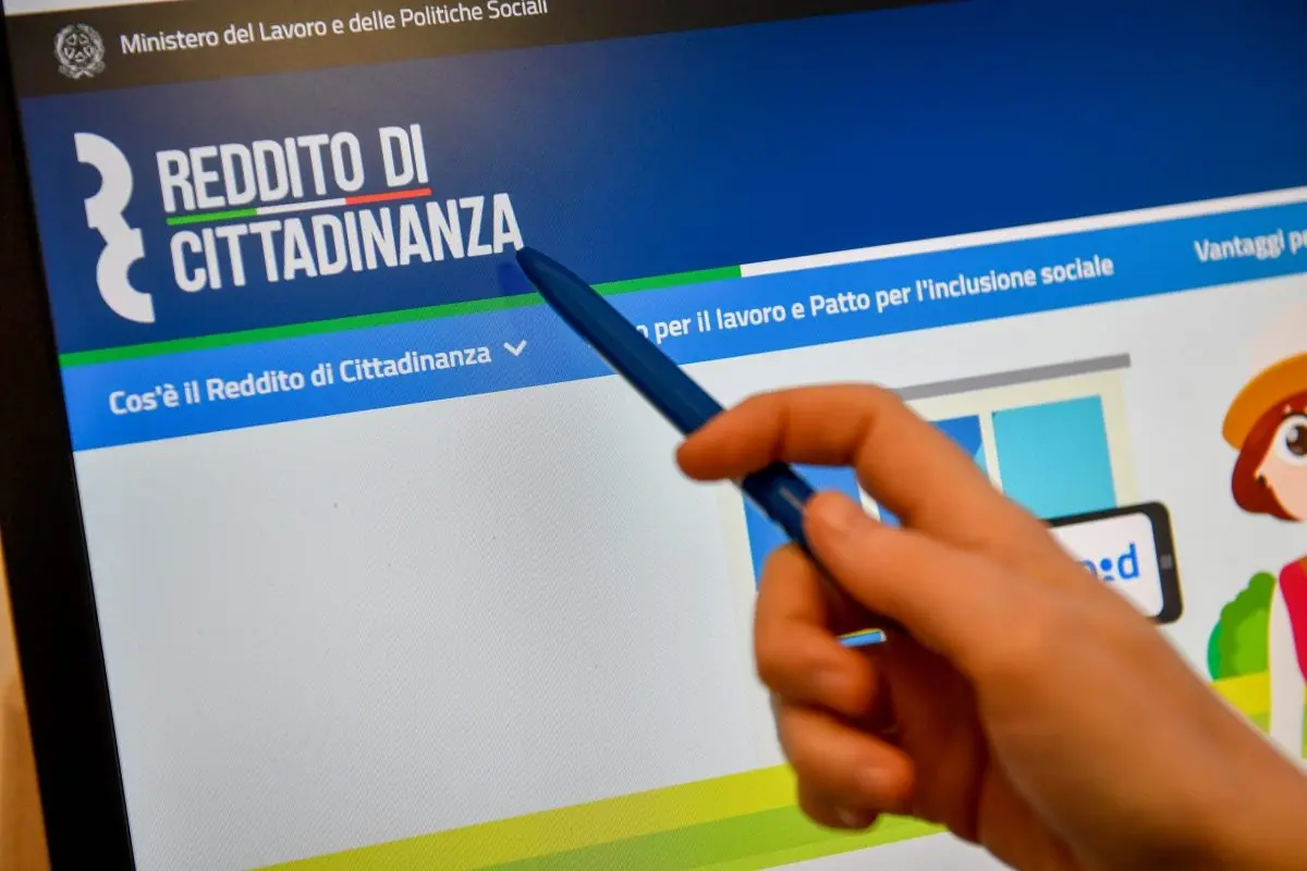 Reggio, reddito di cittadinanza e false dichiarazioni: dissequestrate somme ad imputata