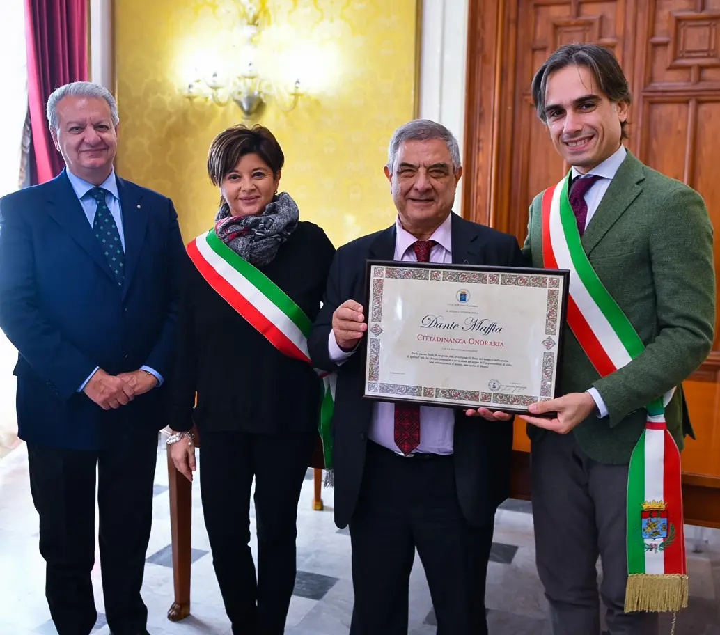 Il poeta Dante Maffia nuovo cittadino onorario di Reggio