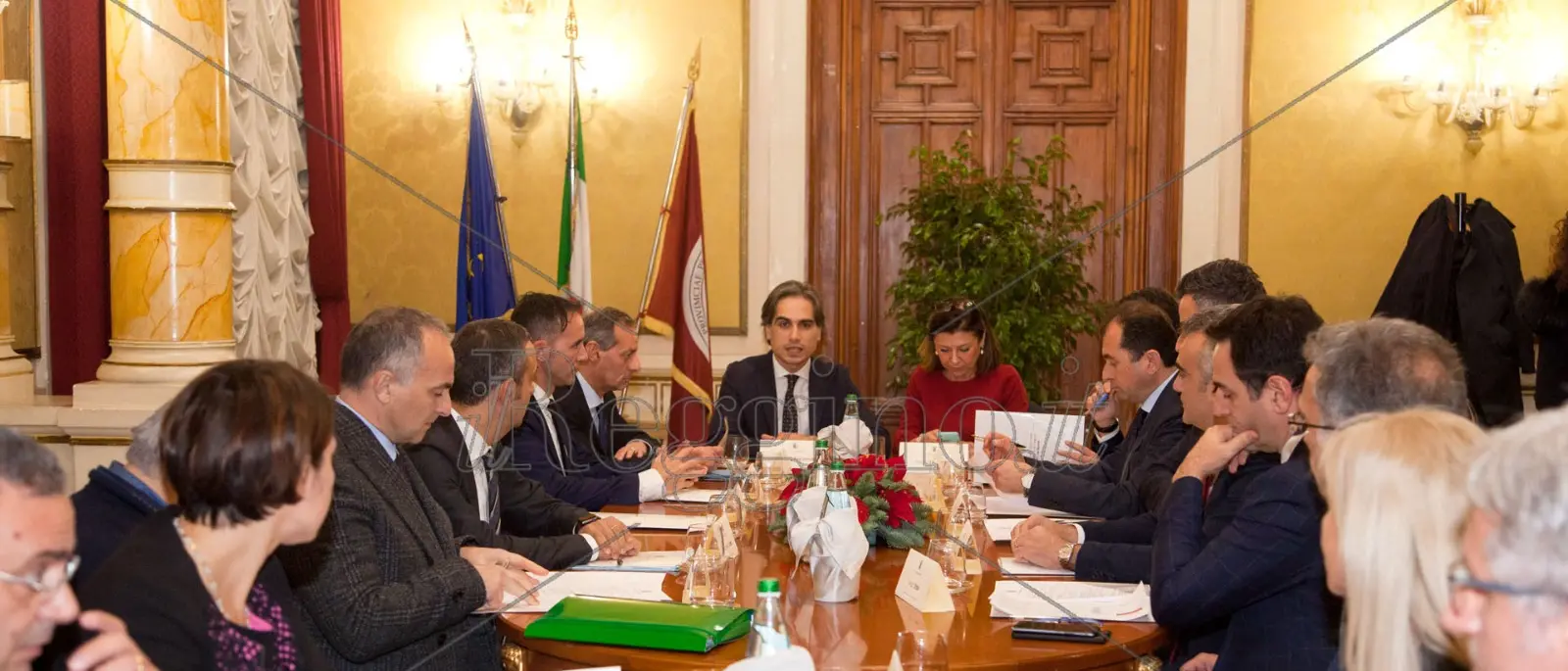 Aeroporto e mezzi pesanti a Reggio, l'impegno del ministro De Micheli