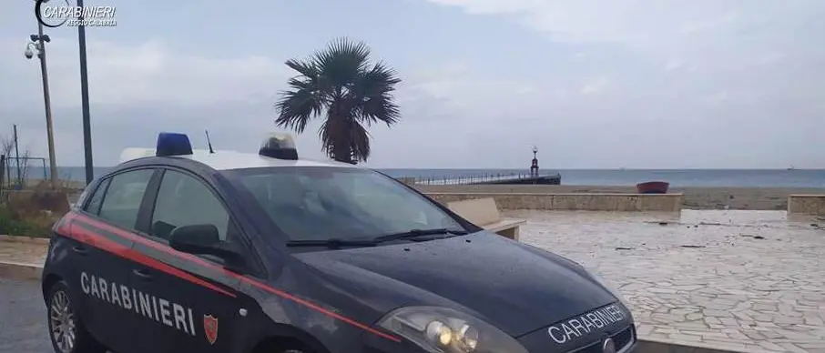 Gioia Tauro: tenta il suicidio, donna salvata dai carabinieri