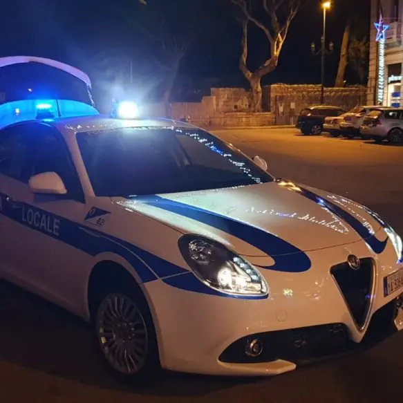 Reggio, prende la patente e il giorno dopo causa maxi incidente perché ubriaco: denunciato 25enne