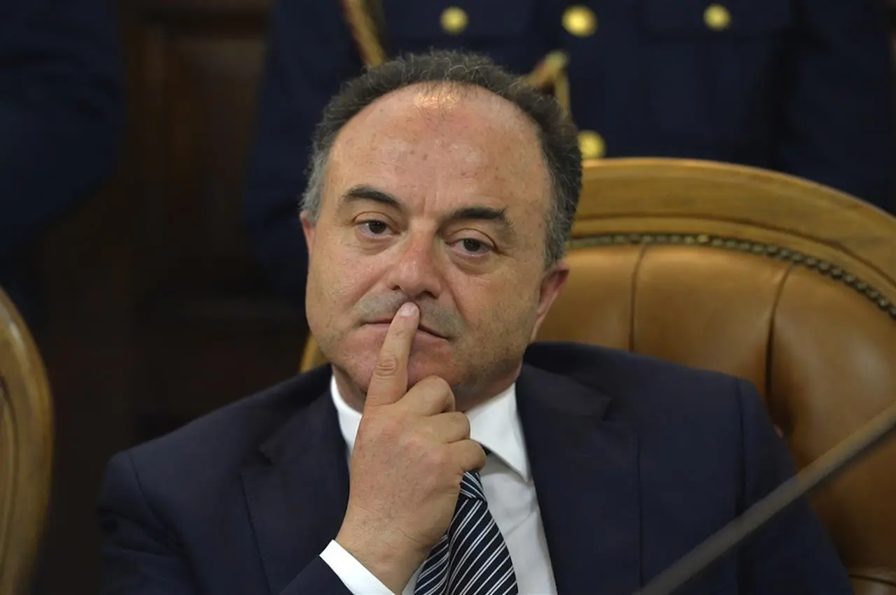 Gratteri: «La 'ndrangheta approfitta del bisogno ma i cittadini si fidano di noi e denunciano»