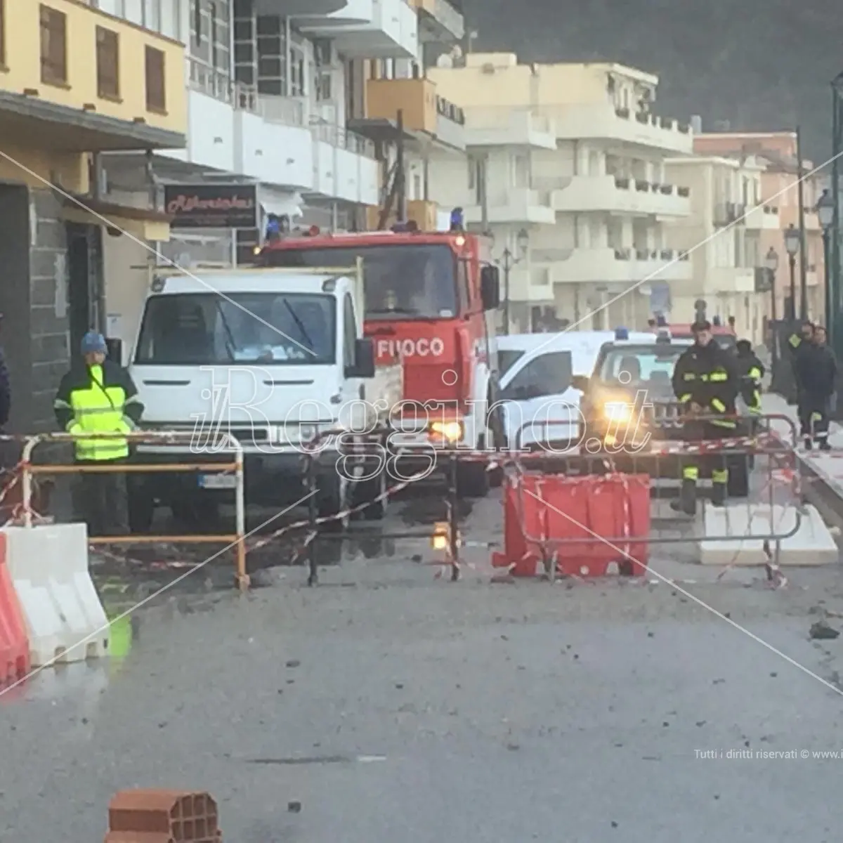Bagnara, mareggiata devastante. L'esperto: «Nessuna prevenzione»