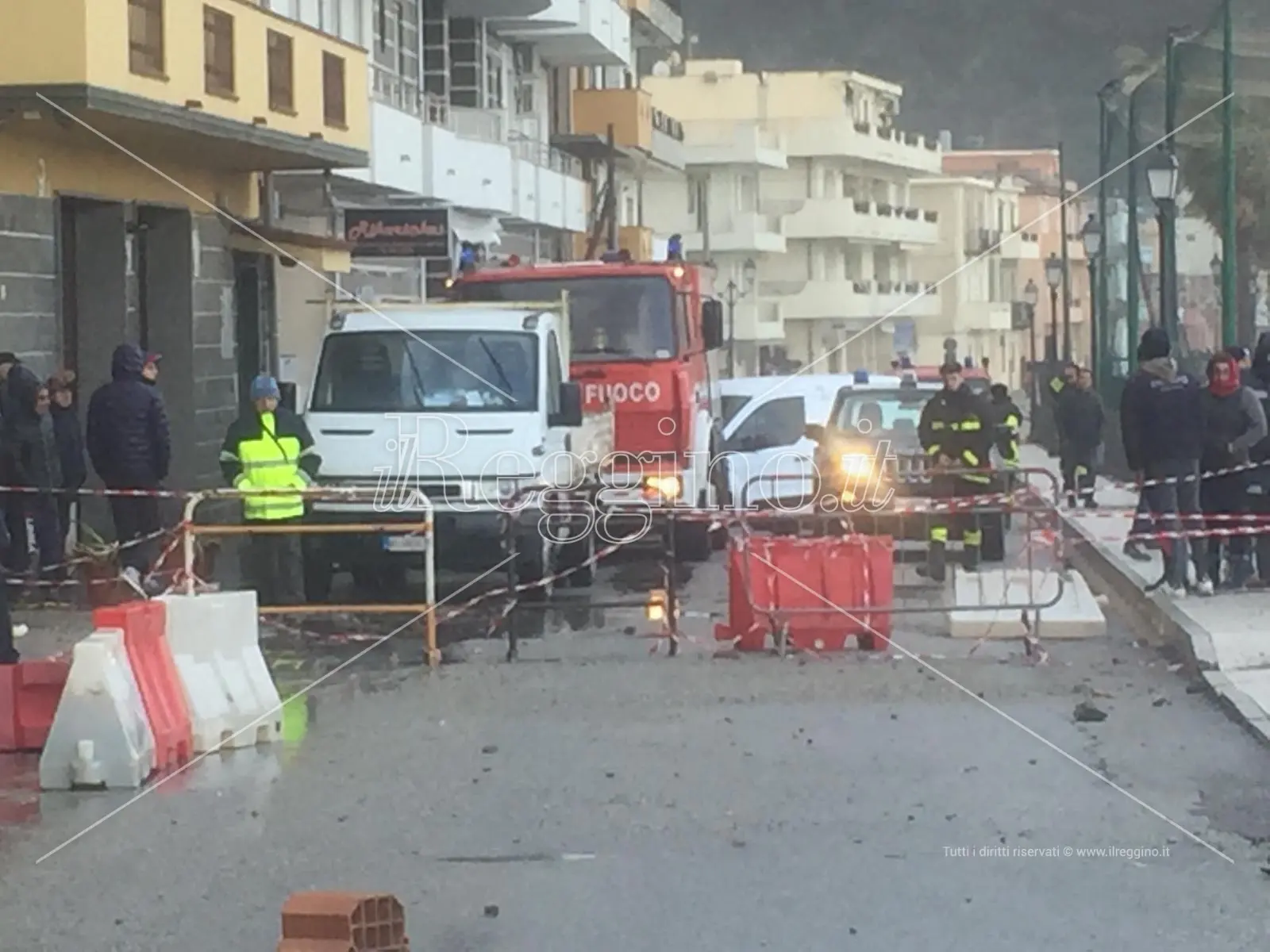Bagnara, mareggiata devastante. L'esperto: «Nessuna prevenzione»