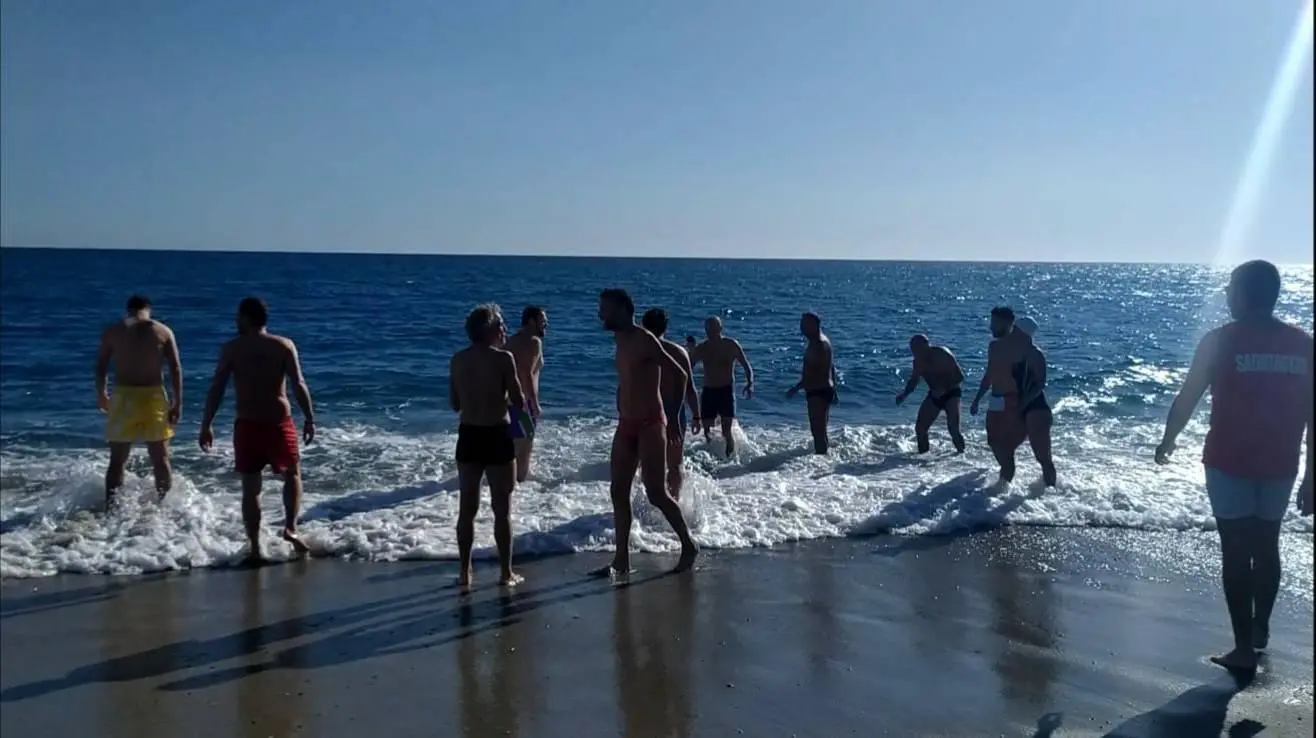 Locri, Santo Stefano si festeggia con un tuffo a mare