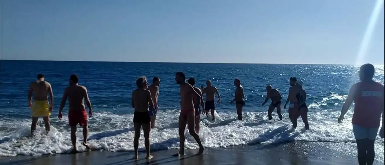 Locri, Santo Stefano si festeggia con un tuffo a mare