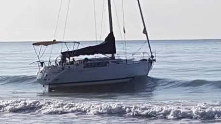 52 Migranti in barca a vela arrivati su coste Calabria. , ANSA