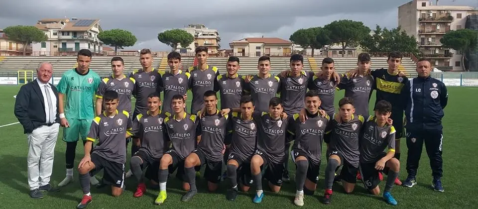 Calcio giovanile, il Locri vola in classifica e si laurea campione d'inverno