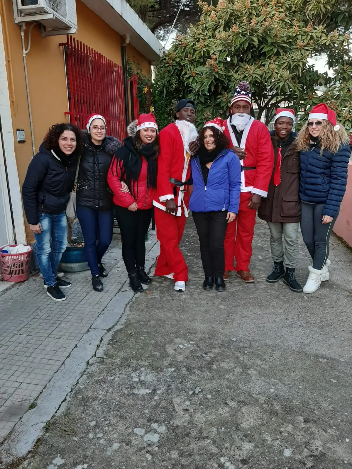 Gioiosa Ionica, Re.Co.Sol. distribuisce panettoni alle famiglie in difficoltà