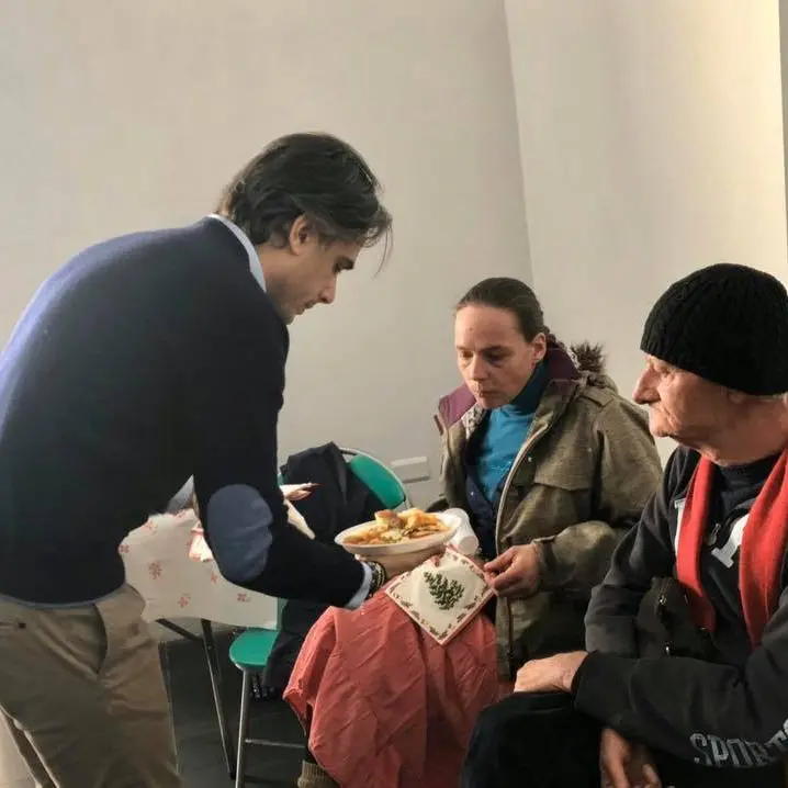 Falcomatà traccia il bilancio del 2019 mentre aiuta la Caritas. I rifiuti come priorità del 2020