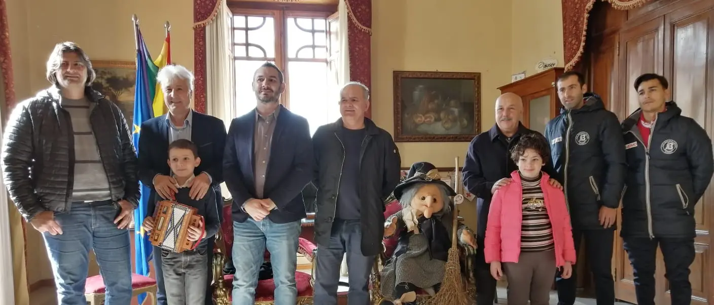 Reggio, ritorna il treno della befana. In carrozza giocattoli e dolci