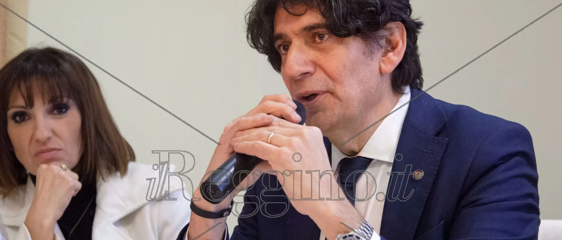 Tansi a Reggio punta tutto sull'aeroporto: «Facciamolo decollare»