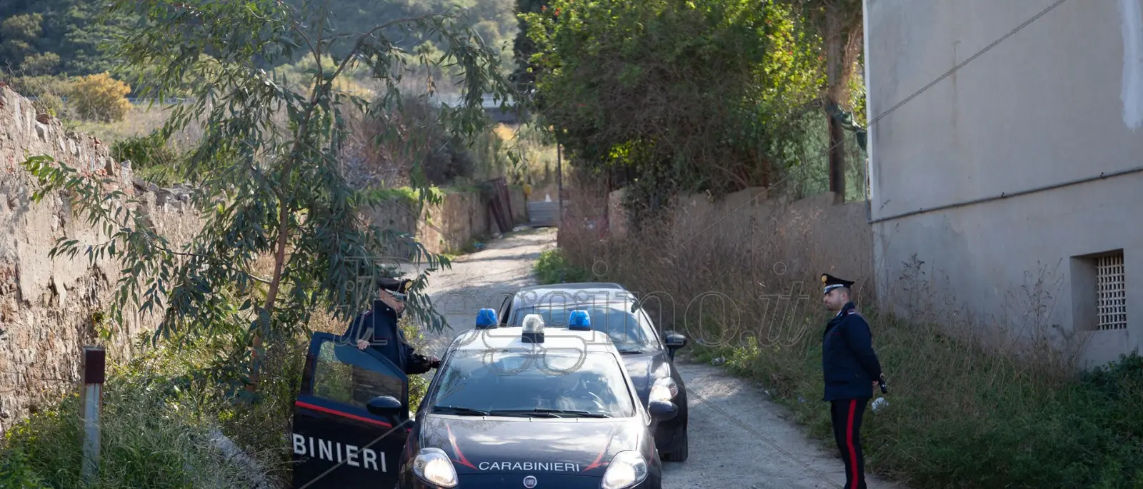 Omicidio a Villa San Giovanni. Spara ai fratelli e uccide uno di loro per questioni di vicinato