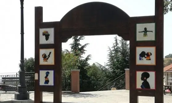 Riace, l'appello della Fondazione: «Riapriamo subito l'ambulatorio». Parte la campagna online