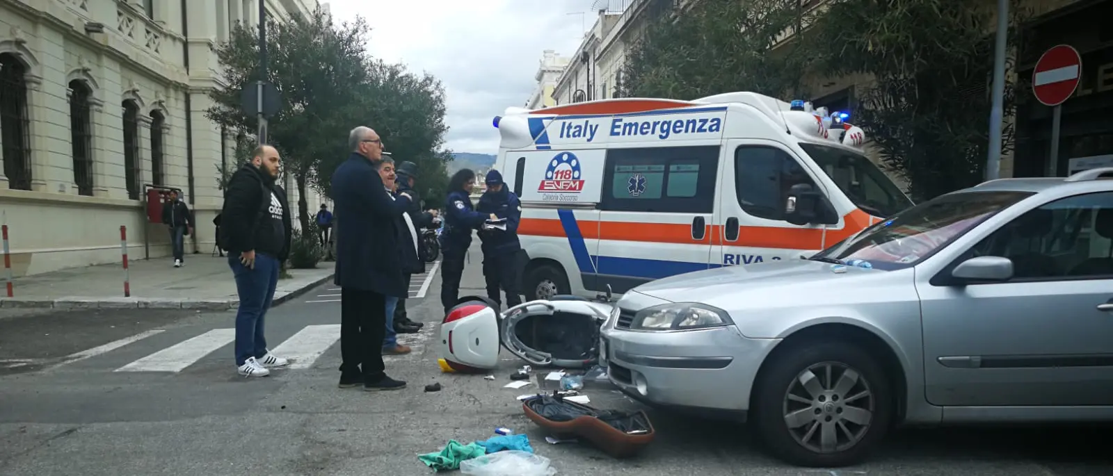 Reggio Calabria, incidente auto-scooter: centauro ferito