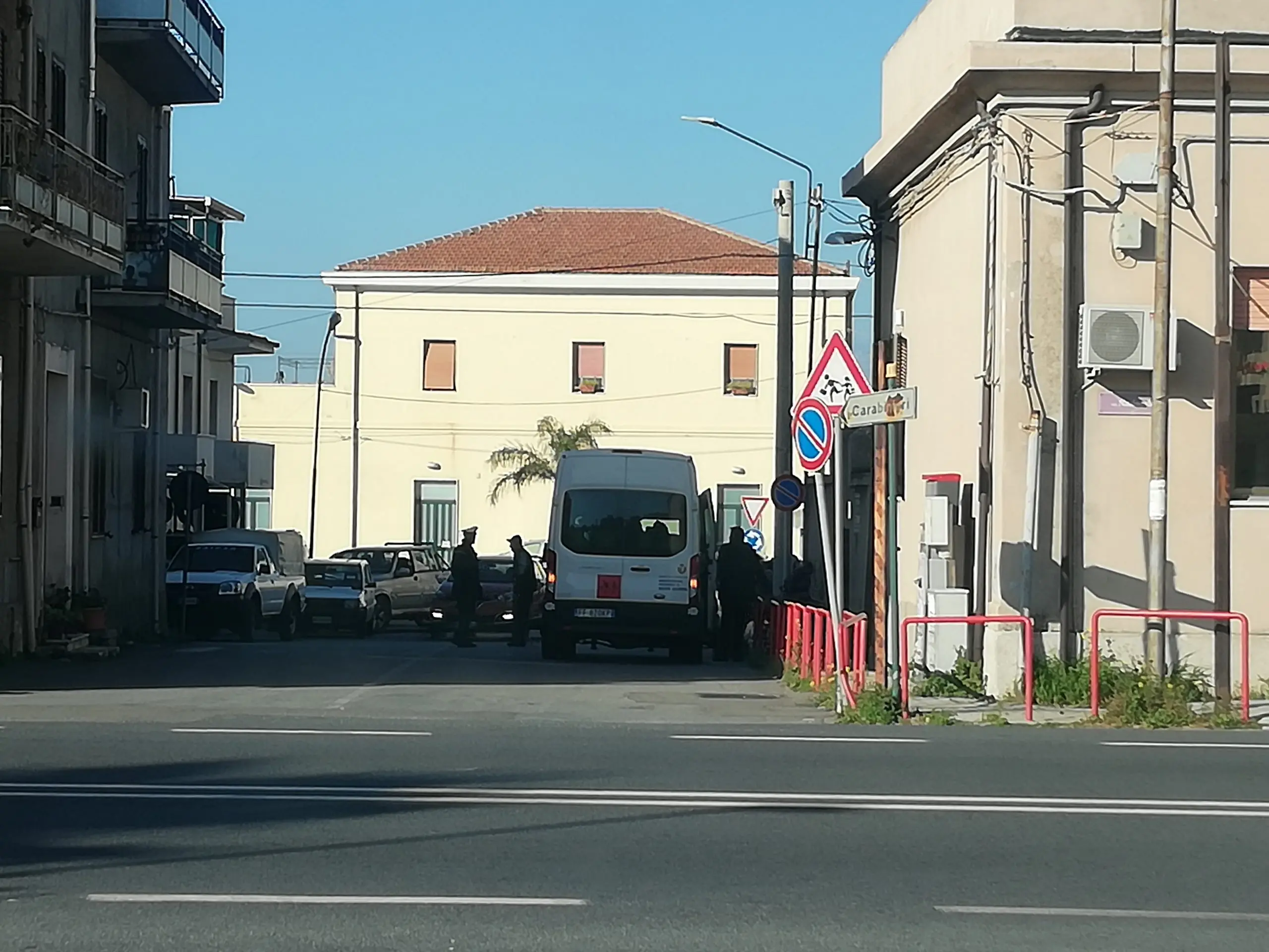 Futuro incerto per la scuola primaria Demetrio Cuzzupoli di Lazzaro