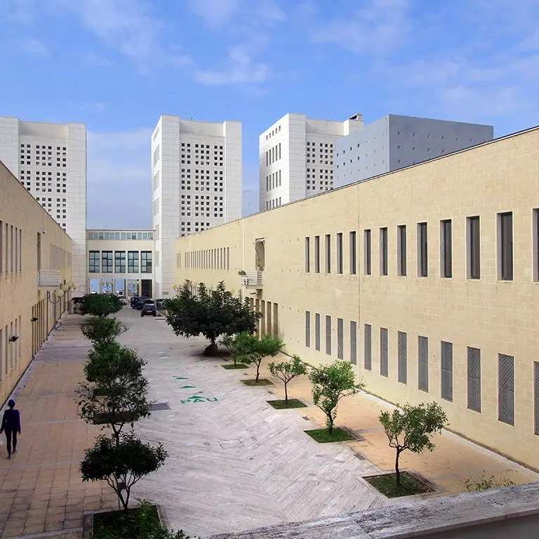 «Un prof ha il coronavirus». Ma è un fake, e scatta la denuncia