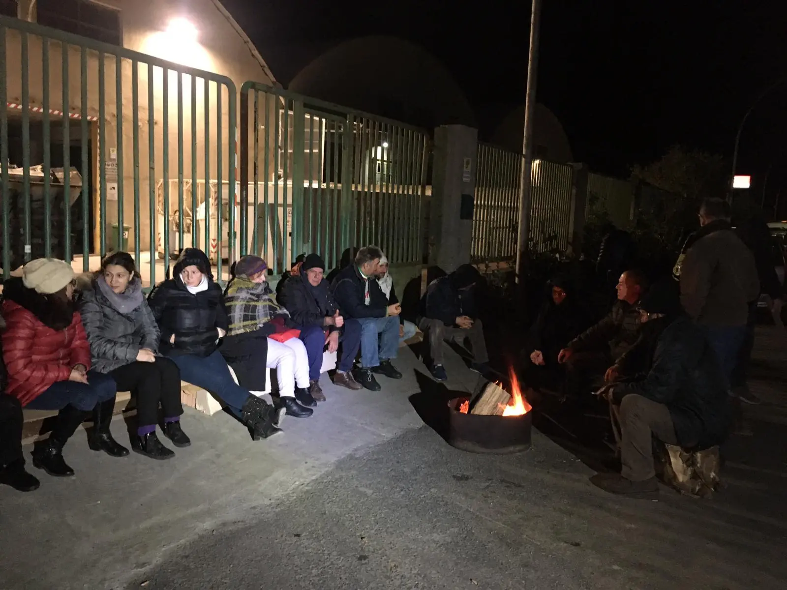 Siderno, nuova protesta dei lavoratori di Locride Ambiente