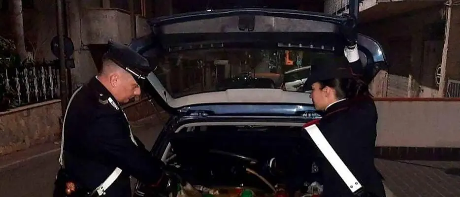 Rubano gasolio da un camion, arrestati due coniugi reggini