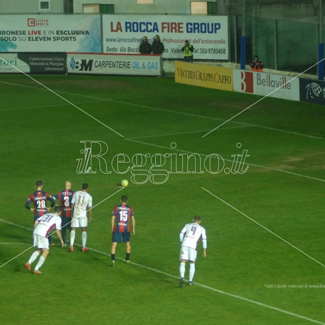 Il presidente Vibonese denuncia: «Aggrediti ad Acireale»