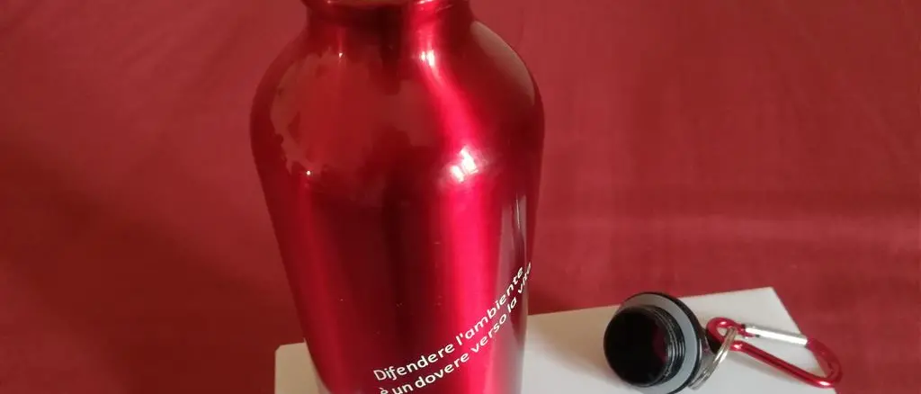 Motta, Ancadic: «Sono sicure le borracce distribuite dal comune ai bambini delle scuole?»