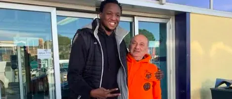 Viola, colpo \"illegale\" per la categoria. Torna Yande Fall