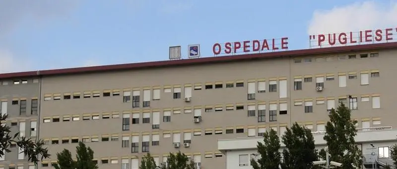 Bimbo di 4 anni rischiava di annegare in una piscina: trasportato d'urgenza al Pugliese