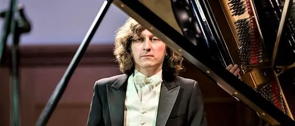 Musica, al \"Cilea\" il concerto del maestro russo Rem Urasin