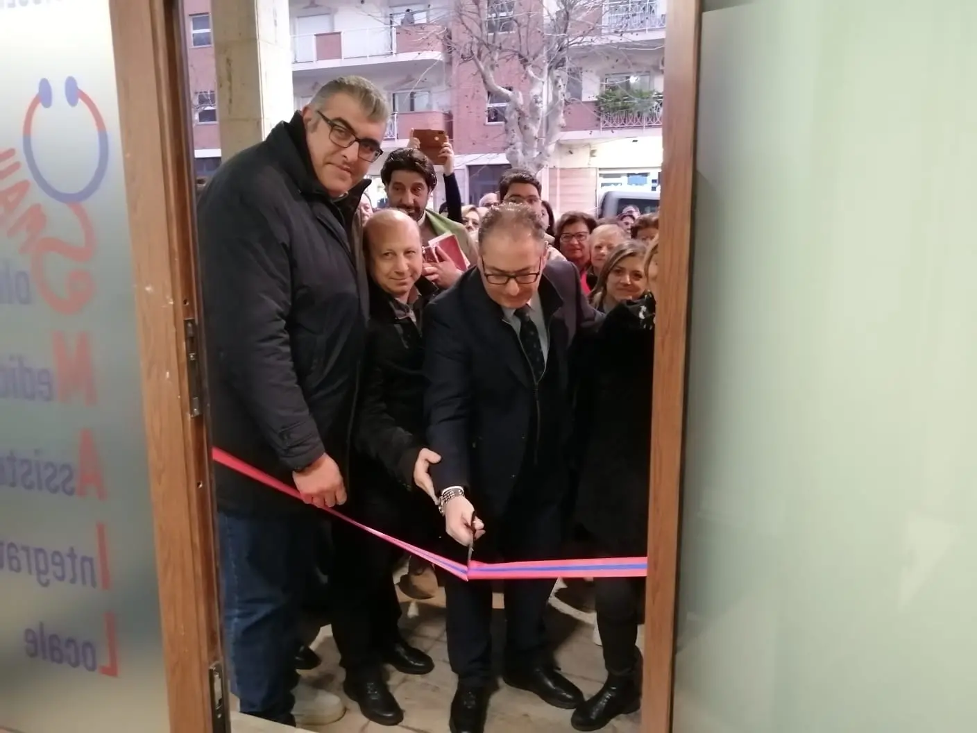 Smail apre le porte al poliambulatorio solidale a Villa